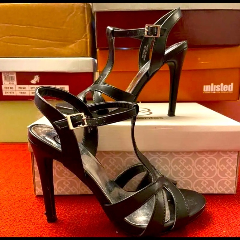 Vintage Daisy Fuentes Black Heels size 6